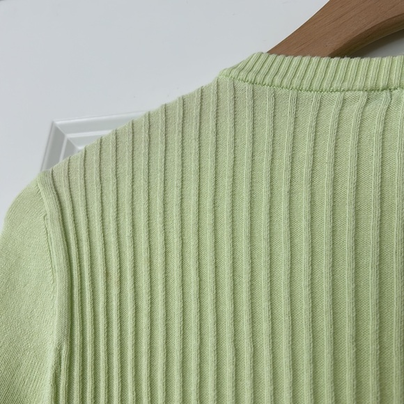 J McLaughlin Ribbed Knit Pistachio Green Sweater w Gold Shoulder Buttons XS - Picture 11 of 11